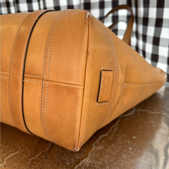 Coach Hampton Leather Carryall Tote in British Tan 2005 - Picture 5 of 9